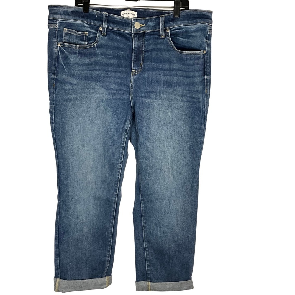 Lane Bryant Capri Size 18S Denim Mid-rise, straight Signature Fit